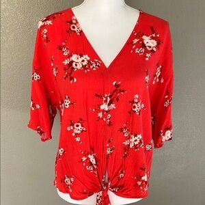 Luq Floral Red Women's Top size Large, Rayon